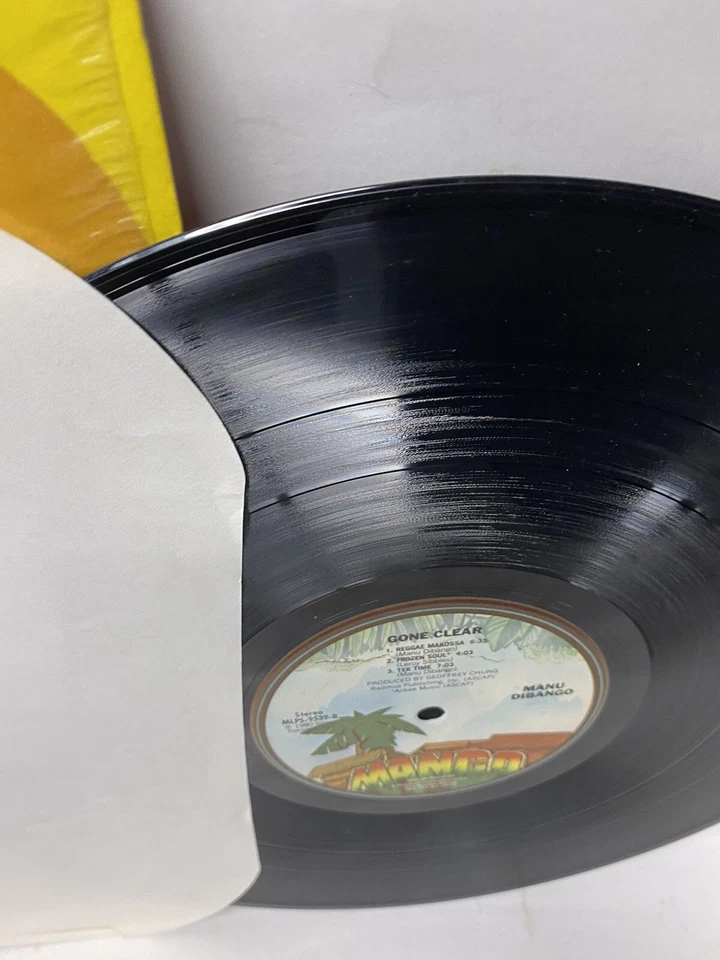 Manu Dibango - Gone Clear (LP, Vinyl) 1980 Mango Jazz Reggae Funk Soul VG+ Foto 4 de 4
