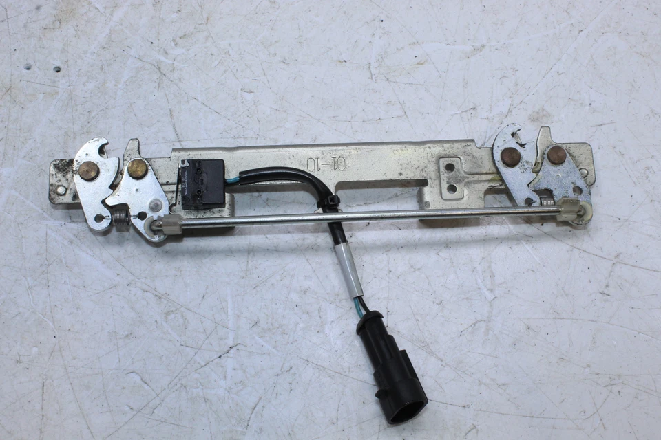 10-11 Can-Am Spyder RT-S Roadster SM5 pestillo central 708300188 Foto 2 de 4