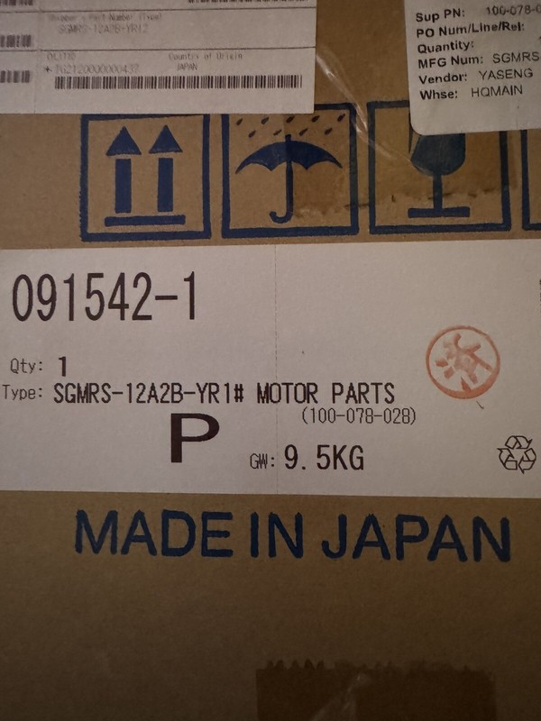 YASKAWA AC SERVO MOTOR SGMRS-12A2B-YR1