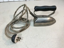 VINTAGE MINIATURE TOY ELECTRIC CHILD'S IRON OHIO Little  WOOD HANDLE 5in