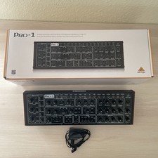 Behringer Analoger Synthesizer PRO-1 - Schwarz