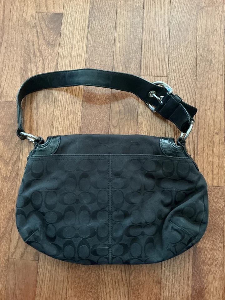 Bolso de Hombro Hobo Coach Vintage Y2K Negro Firma Lona Herrajes Plateados Foto 4 de 4