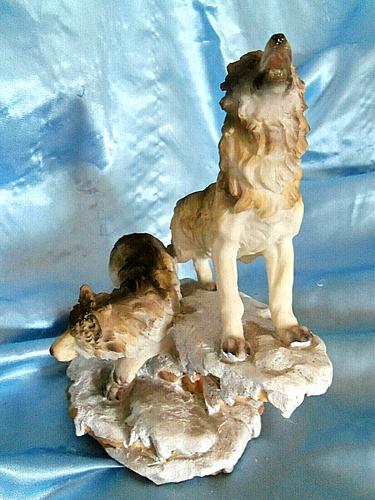 Timber Wolves on Snow Ledge Figurine 8" - Afbeelding 2 van 6