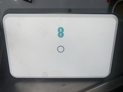 EE Smart Hub Router for use with Smart Wi-Fi Extender Discs
