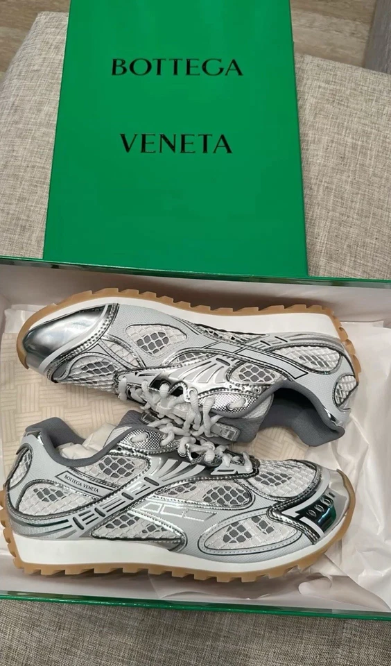 Bottega Veneta Orbit Silver Eu 43 Us 10 with Box Worn Once Excellent Condition - Image 2 of 2