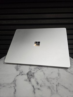 Microsoft Surface Laptop Go 1943 Platinum i5 4GB 64GB SSD 12.4