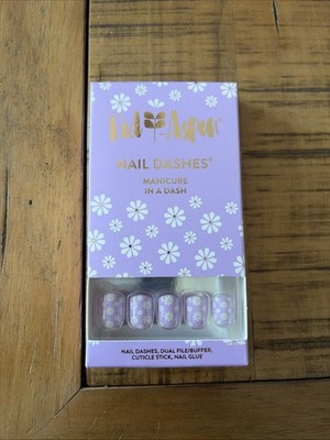 Red Aspen Nail Dashes Lavender Daisies