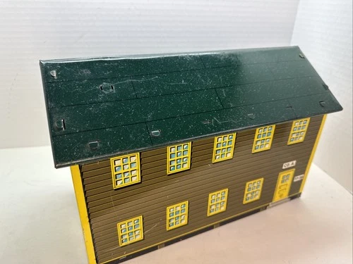 Vintage Marx US Army Training Center Tin T7-34 C.O.A 2 Story Barracks