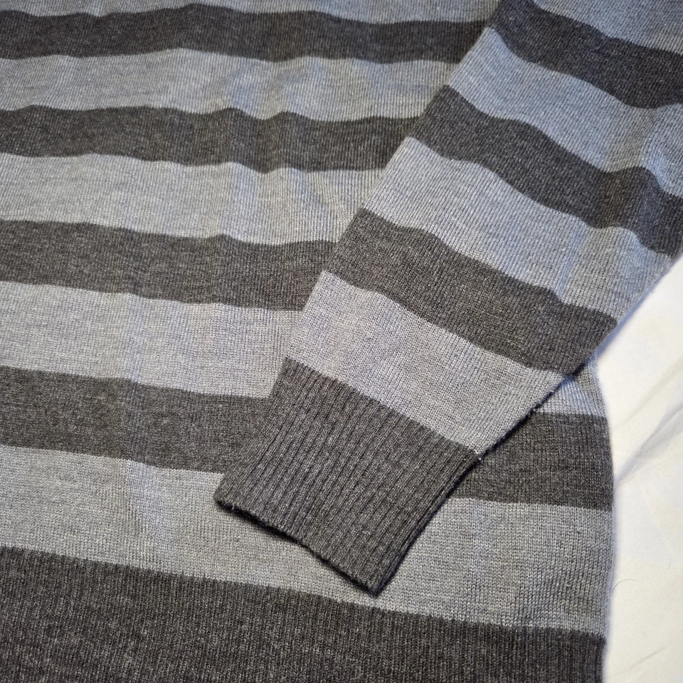 纸牛仔布男式毛衣大号灰色条纹 V 领经典学院风 Y2K — 第 4/4 张图片