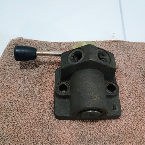 VFD1104 Diverter Selector Valve For Three Way Fits Massey Ferguson 240 245 250 2