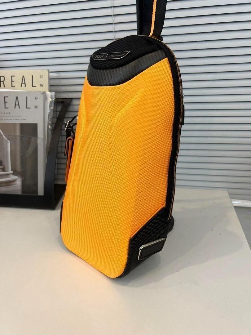 Tumi マクラーレン トルク スリングバッグ オレンジ