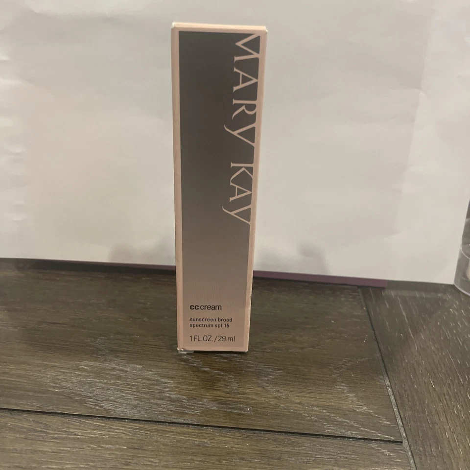 Mary Kay CC Crema Protector Solar Ancho FPS 15 - Mediano - 1 fl oz Exp08.21,04.22, 0220 Foto 2 de 4