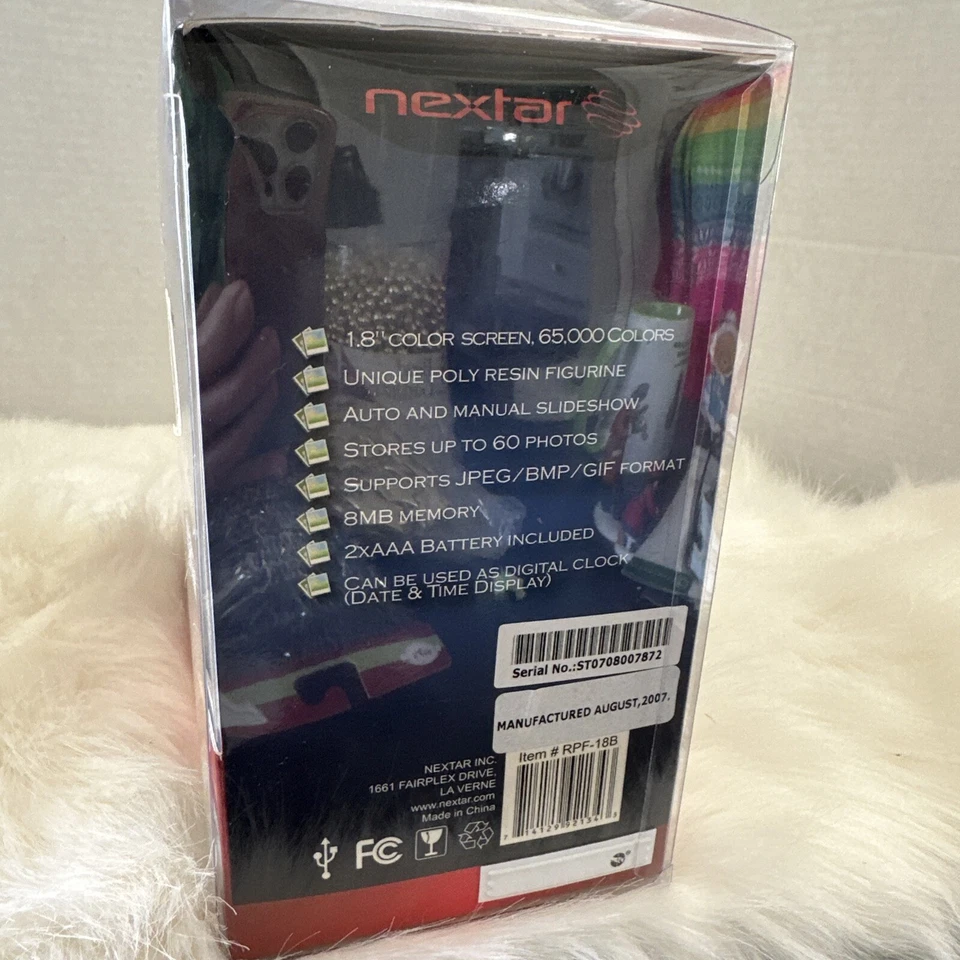 Nextar: Snowman Figurine 1.5" Digital Photo Frame - Stores 60 Photos - Brand New - Image 4 of 4