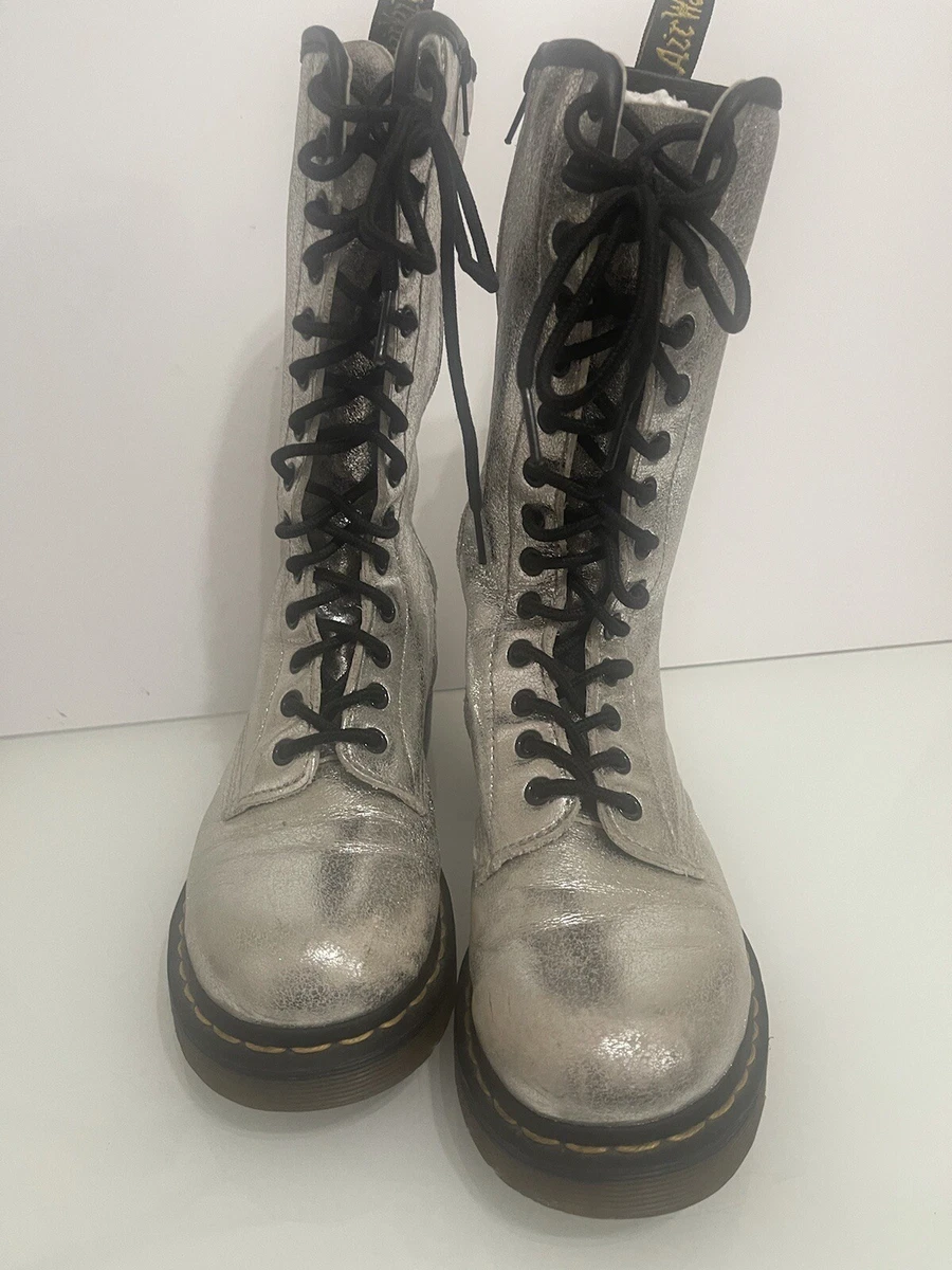 repetitie Discrepantie Verzadigen Dr. Martens Tall Metallic Silver Boots 14 Eye Hole Size women's Size 6 |  eBay