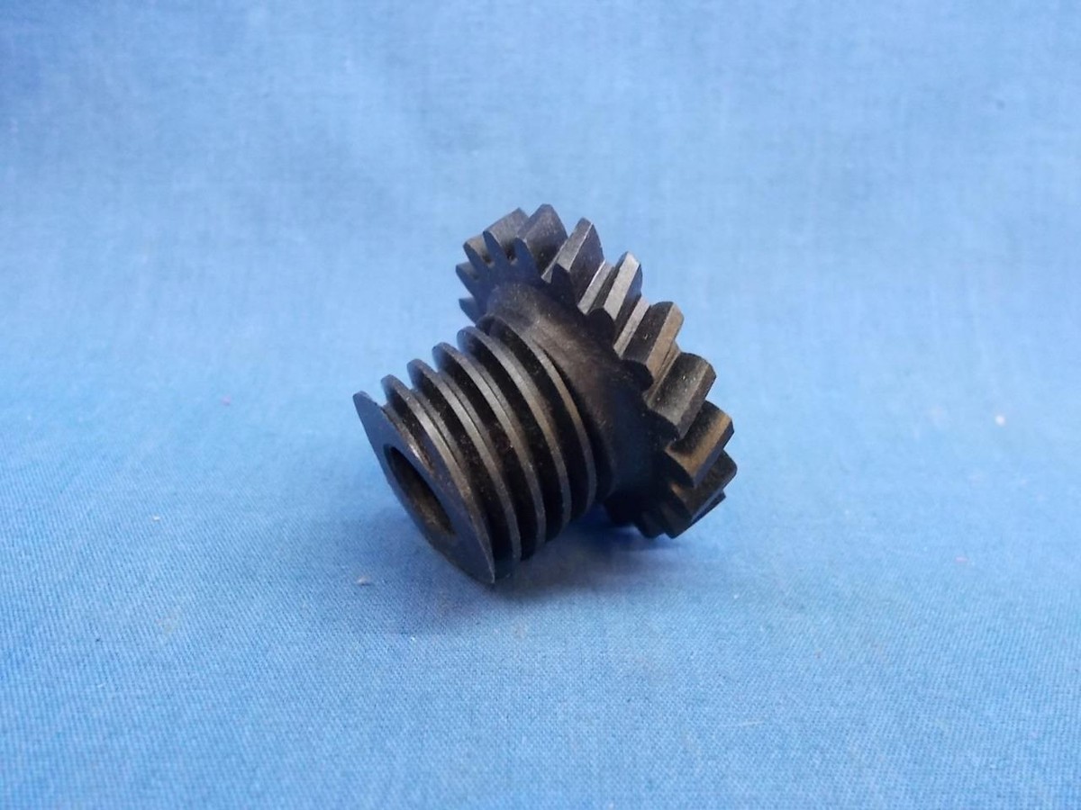 Yamaha 443-17831-01. OEM Tach Drive Gear. Fits Yamaha DT175(74-76
