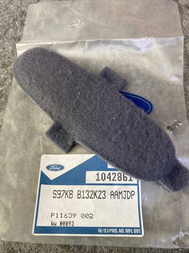 FORD KA FRONT RIGHT FLOOR MAT COVER 1042861 - 第 1/1 張圖片