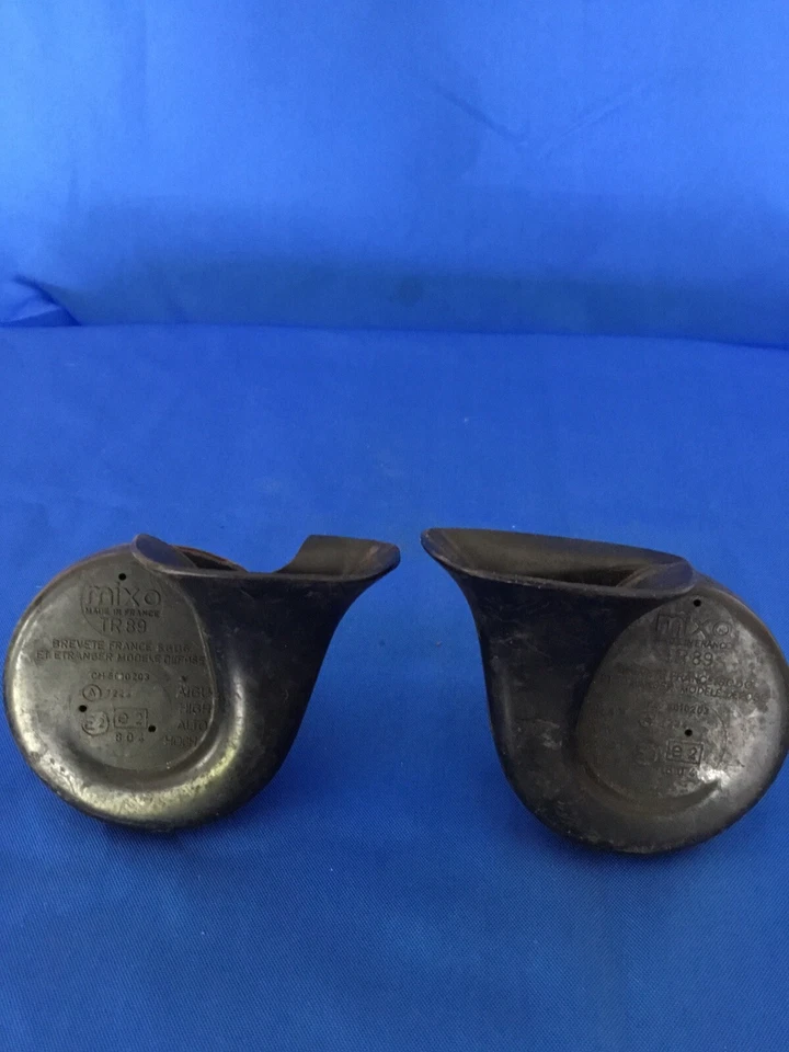 Juego de bocinas originales MG Midget 1976-1979 Foto 4 de 4