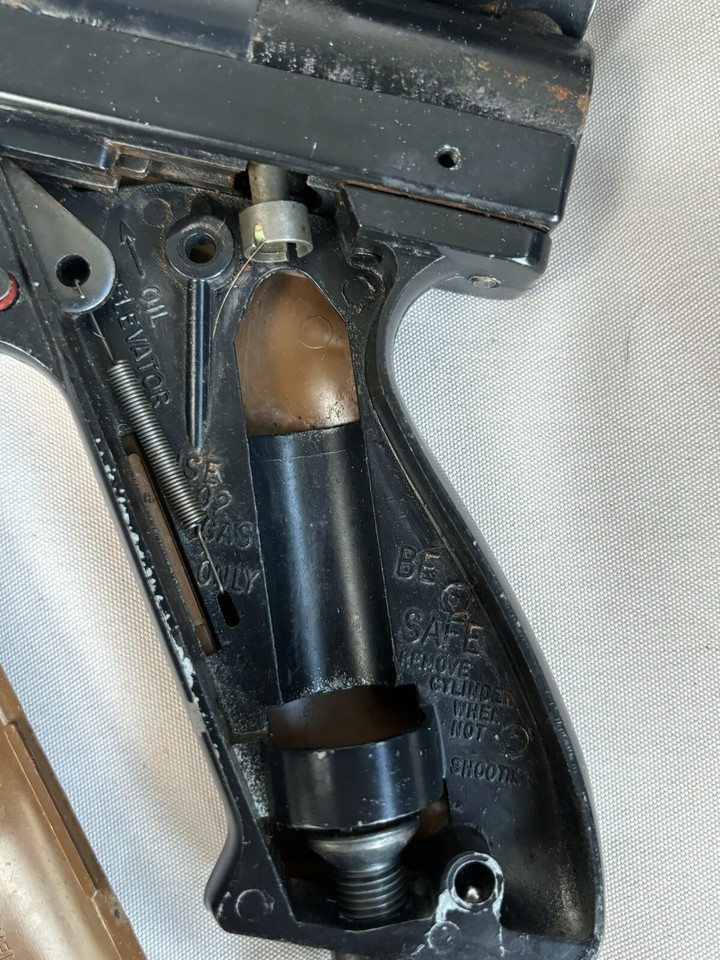 Vintage Power line 1200 Paintball Gun With Case And Amo Loading