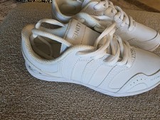 NWOT NFINITY Girls White Lace-Up Low Top Chee...