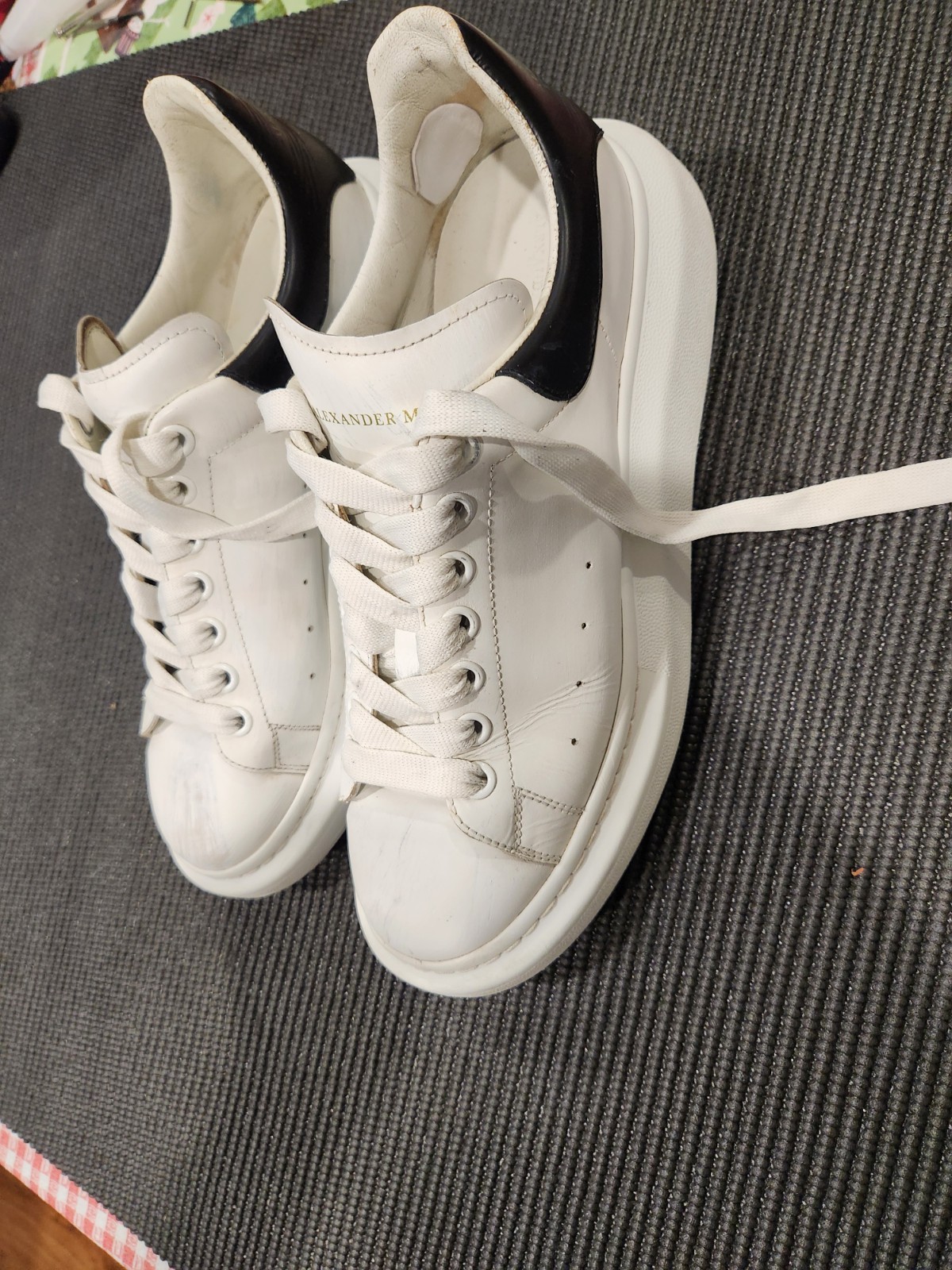 Alexander McQueen Men's Oversized  Blue White Size EU 43 US 10 FLAWED Right Leg