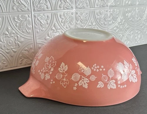 MCM PYREX Pink Gooseberry Cinderella 4 Quart Glass Mixing Bowl #444