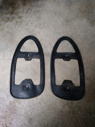 VW Käfer original Rücklicht Träger Lampen Gummi Dichtung Paar