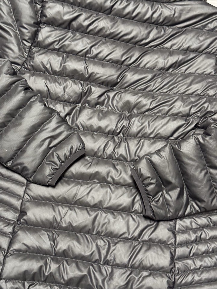 Patagonia Women’s Medium Black Down Sweater Hoody Jacket Regular Fit