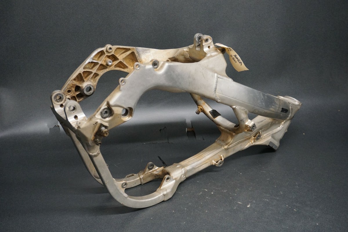 未使用 ホンダ CRF250R 2005年 純正アルミサブフレーム 2005 CRF 250 Honda Dirtbike Motorcycle OEM Metal Frame Body
