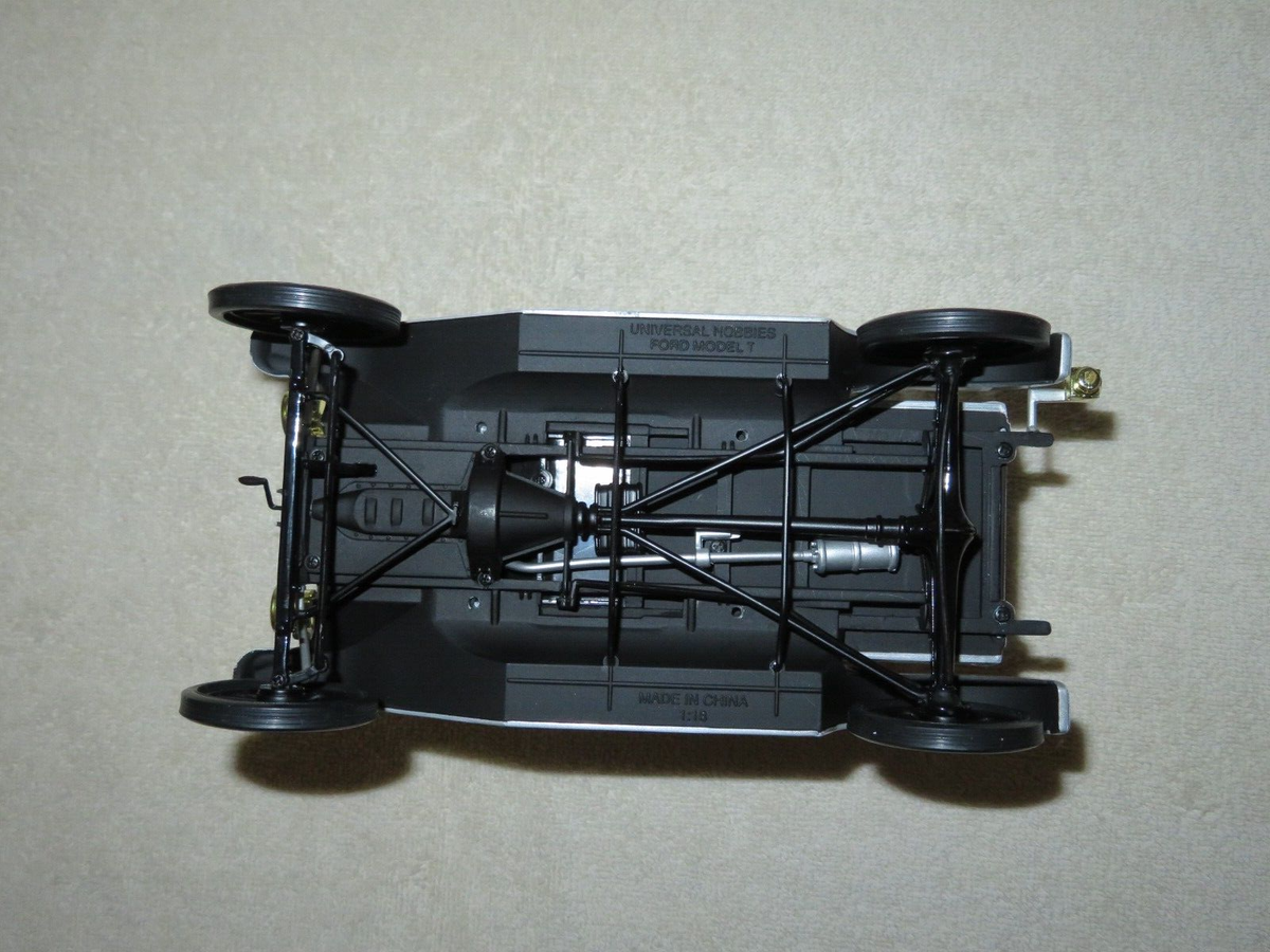 FORD MODEL T DELIVERY TRUCK 1:18 UNIVERSAL HOBBIES OPENING HOOD