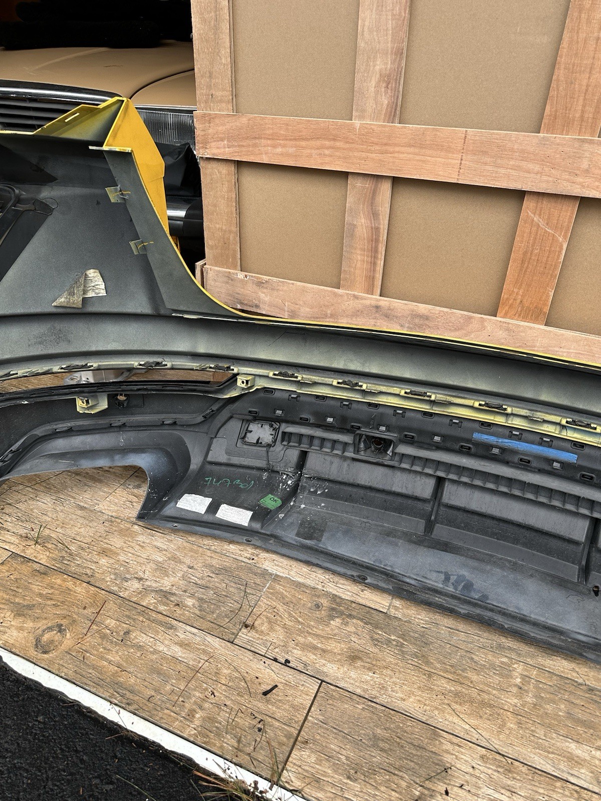 OEM GENUINE 2019-2023 LAMBORGHINI URUS REAR BUMPER YELLOW 4ML807511A