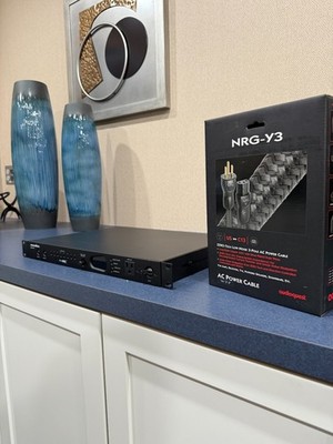 Panamax M4320-PRO BlueBolt Programmable Power Conditioner With Rack Ears