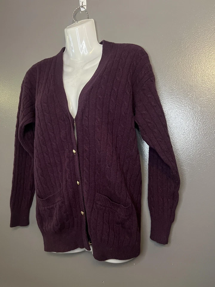 Cárdigan Charter Club vintage para mujer mediano púrpura lana de cordero tejido con cable años 90 Foto 3 de 4