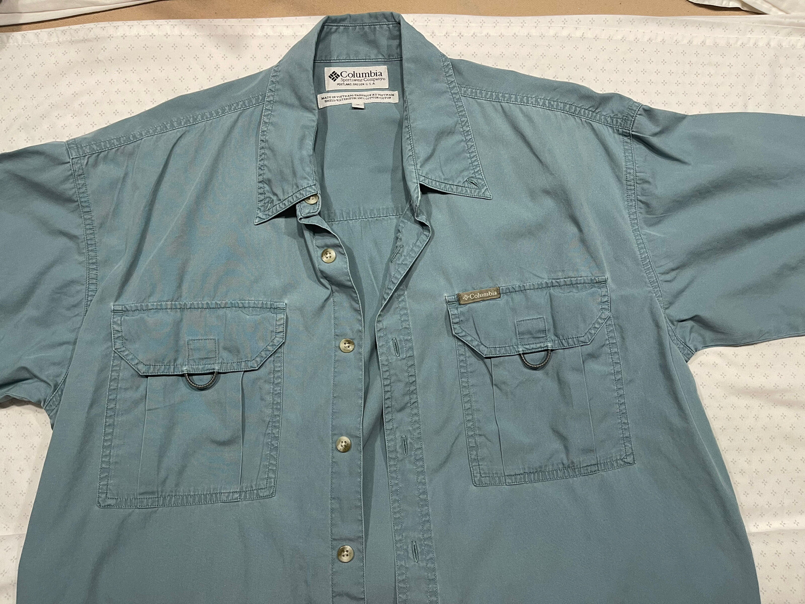 Columbia Men's Short Sleeve Buttonup Fishing Shirt Size Med EUC Blue