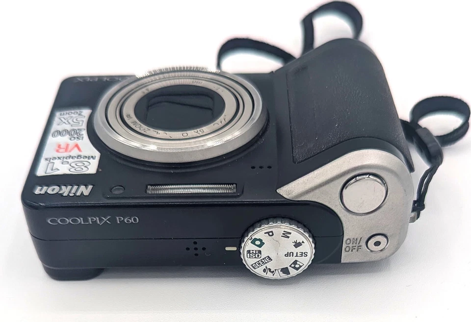 Nikon COOLPIX P60 8.1MP Digital Camera - Black - Image 3 of 4