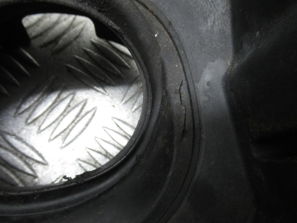 2013 BMW 1 116D F20 1.6 DIESEL MK2 5DRS HATCH FUEL FILLER FLAP COVER REF13825 - Image 4 of 4