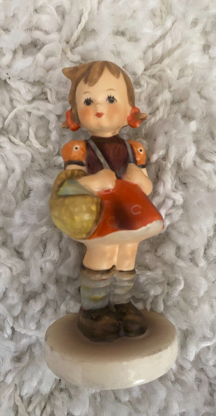 Hummel figurine 239/B, School Girl by Goebel in Very Good Condition