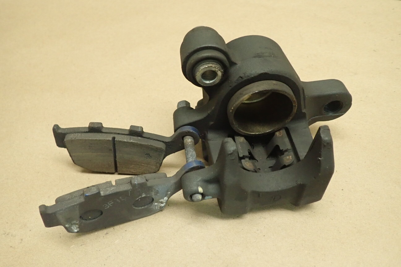 2013 HONDA CB500F REAR NISSIN BRAKE CALIPER W/ GOOD PADS eBay