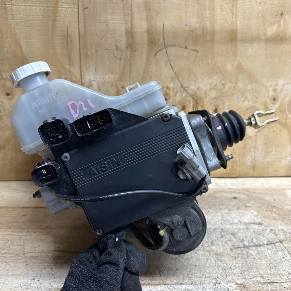 2001 2002 MITSUBISHI MONTERO ABS BRAKE BOOSTER MASTER CYLINDER PUMP OEM - Image 4 of 4