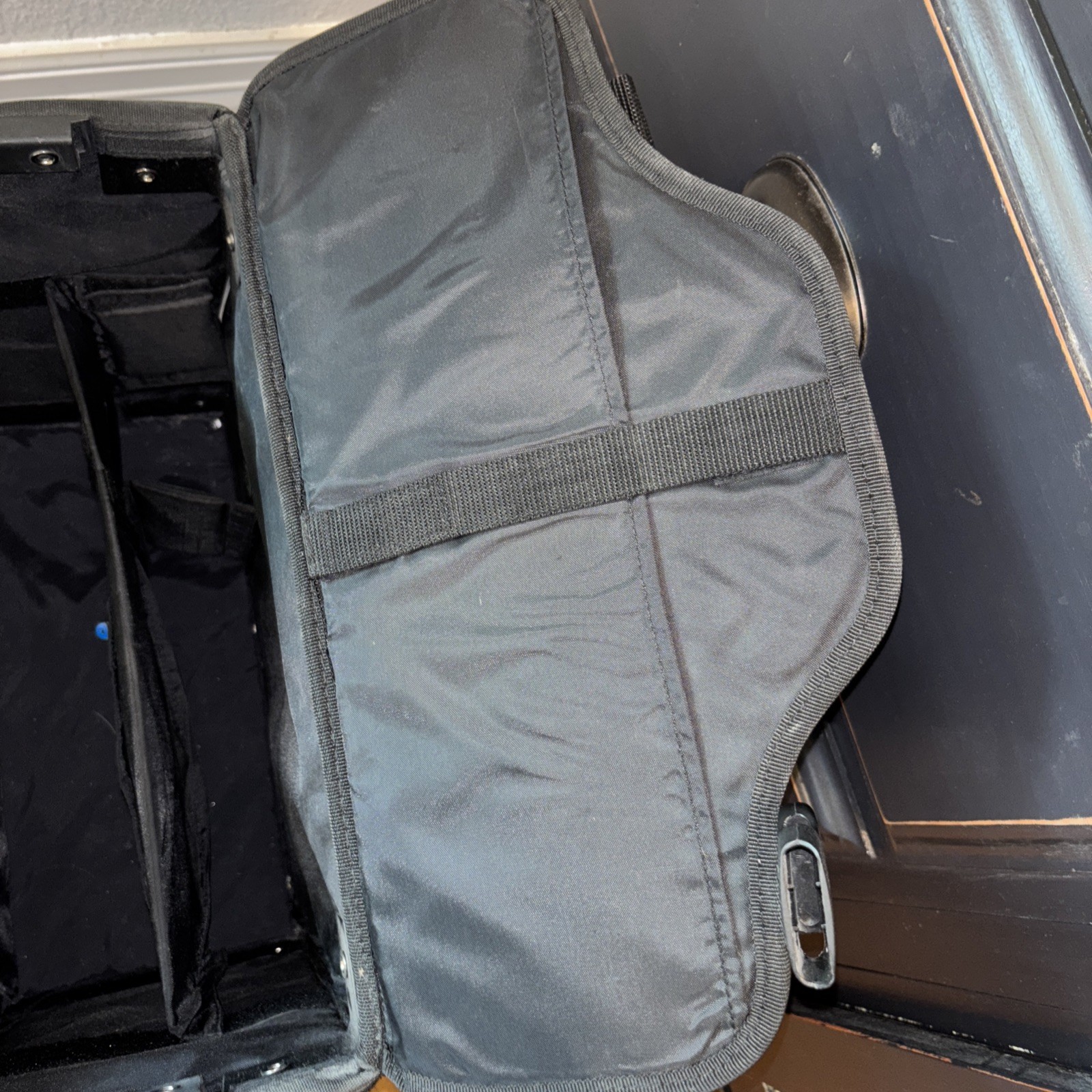 Crop In Style Navigator Rolling Tote Organizer Scrapbooking Storage EUC