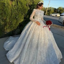 Sparkly Princess Middle East Wedding Dresses Long Sleeve Crystal Gillter Skirt