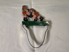 Vintage Tin Litho Mechanical Toy   Boxing Wrestlers   Squeeze Action