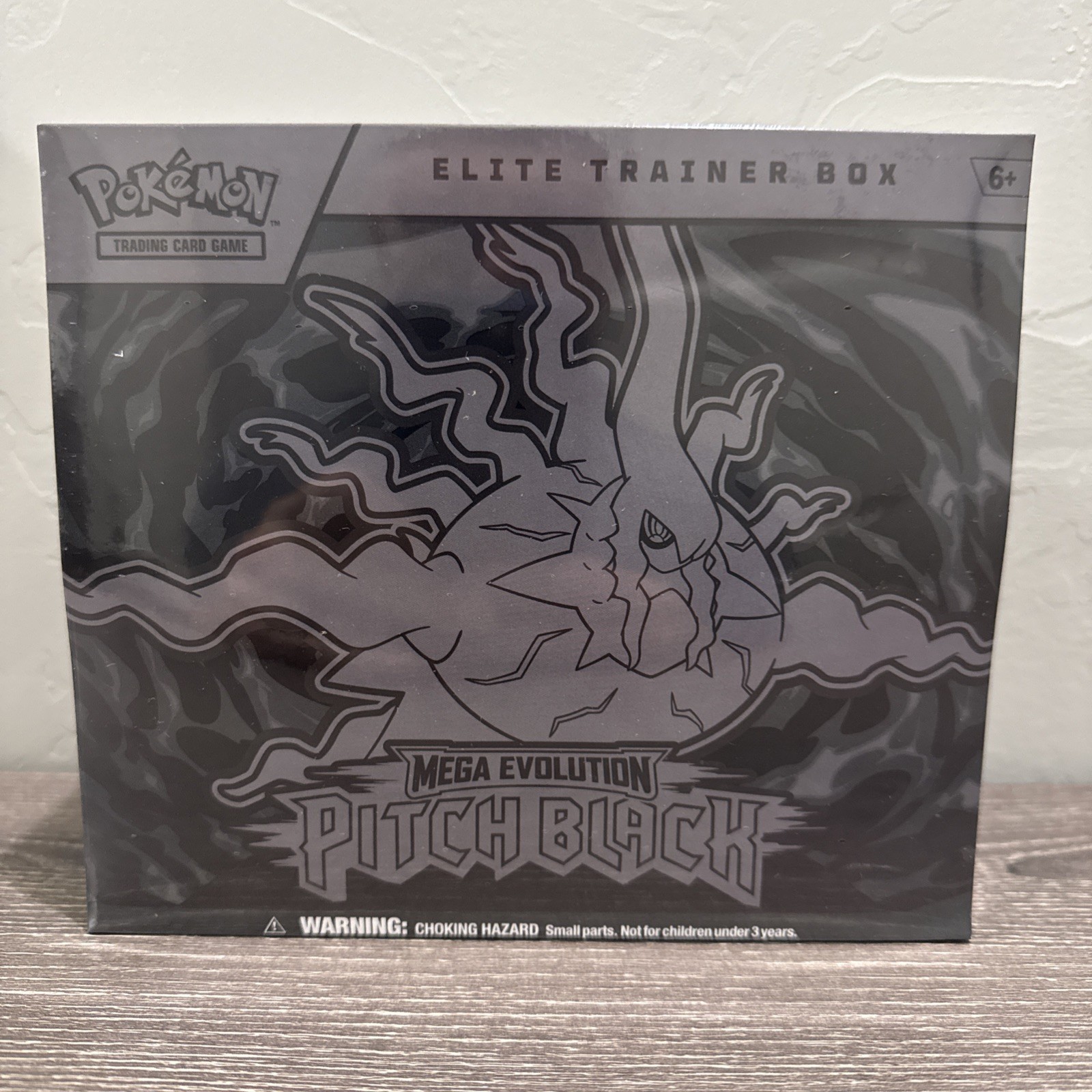 Pokémon TCG - Pitch Black Elite Trainer Box
