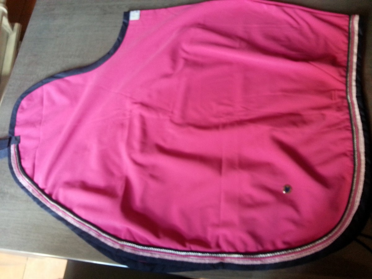 Lot Equ'Idées Neuf Pour Cheval : Tapis De Selle + Bonnet + Couvre-reins - Équitation
