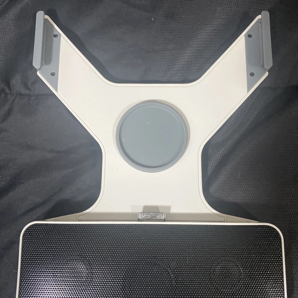 Estación de acoplamiento de altavoces portátiles Brookstone para Apple iPad y iPad 2 modelo 711226 Foto 2 de 4