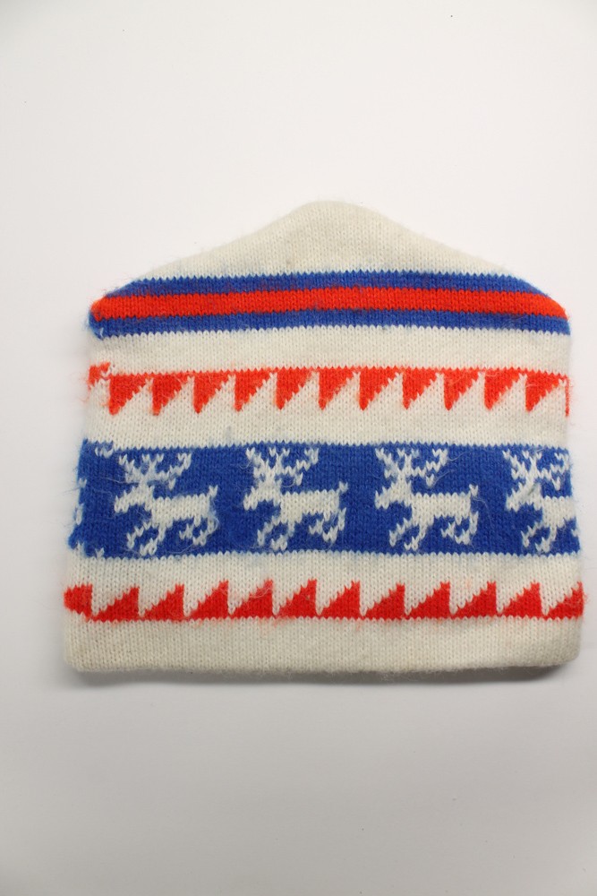 Retro moose pattern winter ski cap thin red white… - image 2