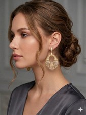 Exquisite Gold-Tone Chandelier Drop Earrings with Pave Crystals