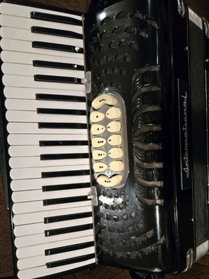 Accordion 4/5/hand Made Reed  Ex Condition