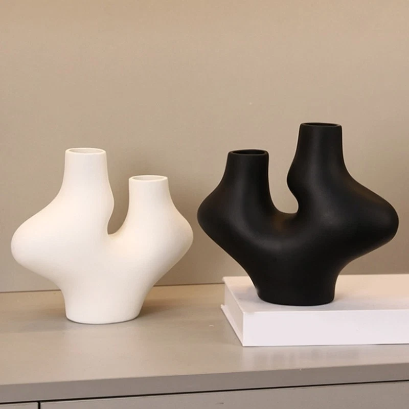 Artistics Ceramic Flower Vases With Clavicle Designs For Office Decoration