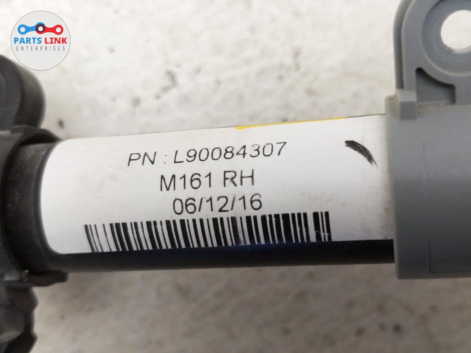 Maserati Levante 2017-2020 Front Left Washer jet sets Set