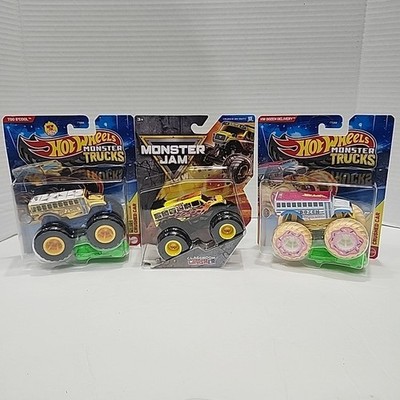 Hot Wheels Monster Trucks School Bus Too Scool Dozen Delivery Classroom Crusher 